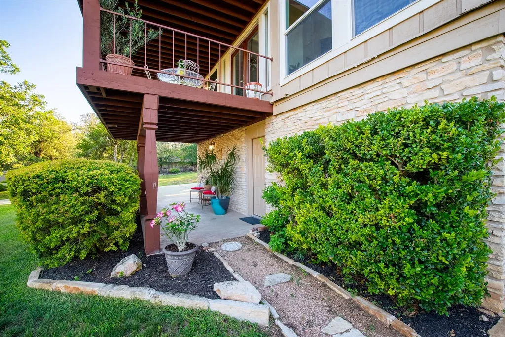 5504 Lands End Street Austin TX 78734