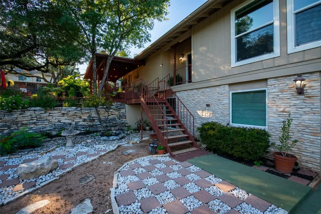 5504 Lands End Street Austin TX 78734