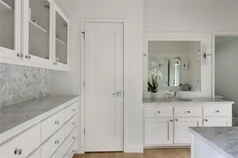 5801 Valley Circle Austin TX 78731