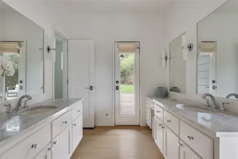 5801 Valley Circle Austin TX 78731
