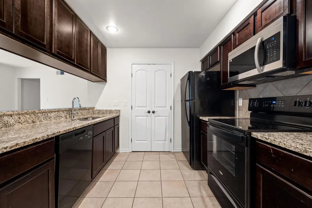 6700 Cooper Lane Austin TX 78745