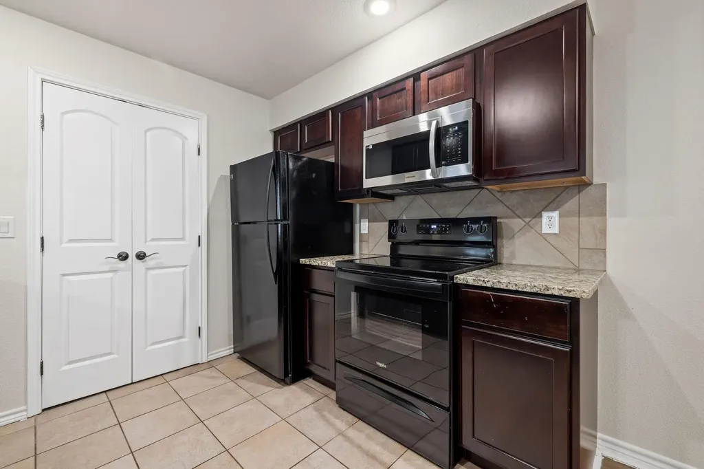 6700 Cooper Lane Austin TX 78745