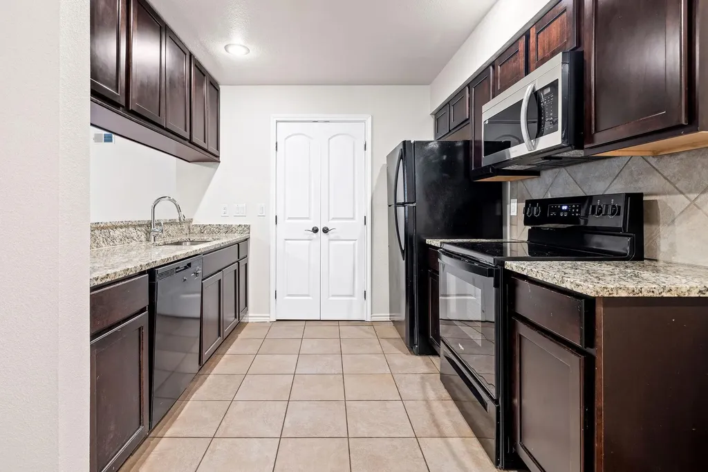 6700 Cooper Lane Austin TX 78745