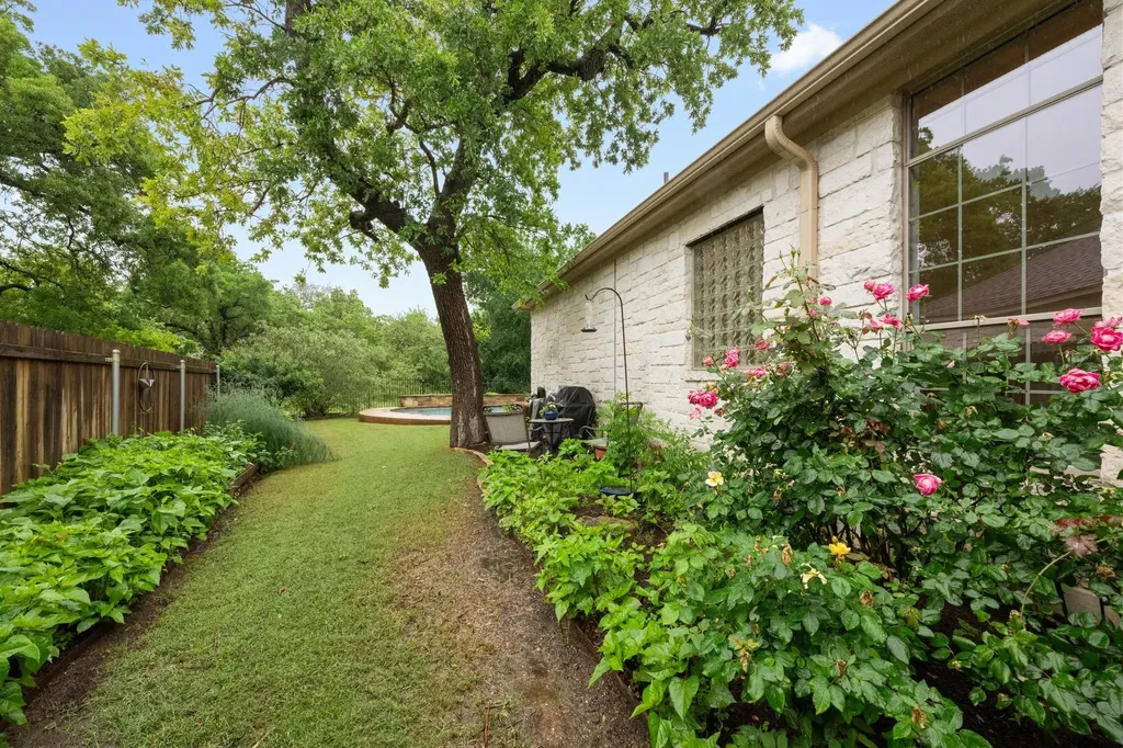 11704 Via Grande Drive Austin TX 78739