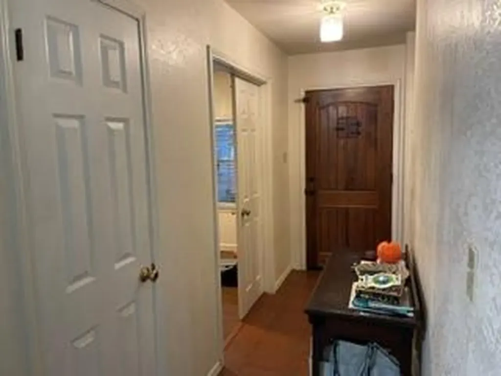 5263 Meadow Creek Drive Austin TX 78745
