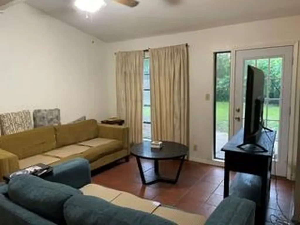 5263 Meadow Creek Drive Austin TX 78745