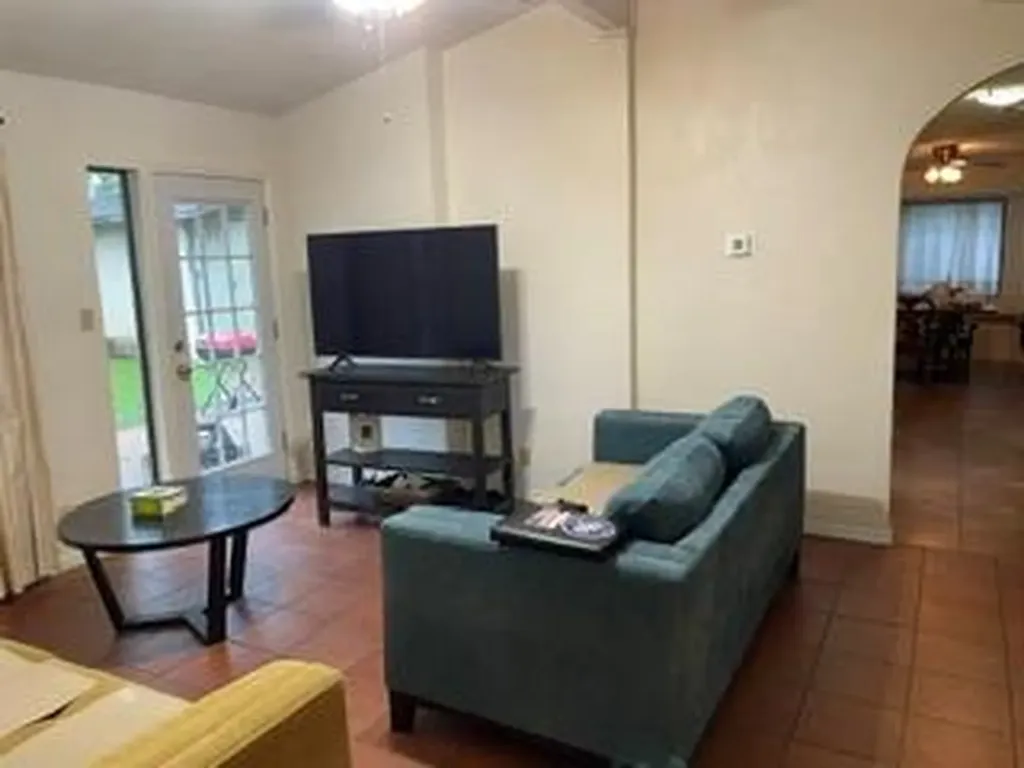 5263 Meadow Creek Drive Austin TX 78745