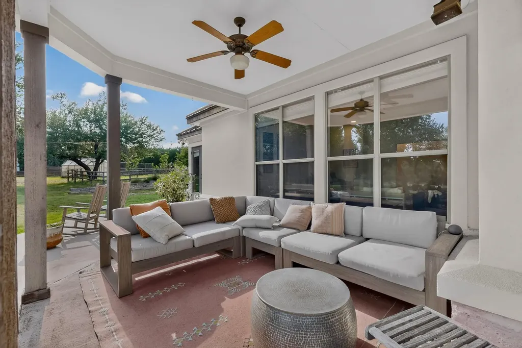13424 Trails End Austin TX 78737