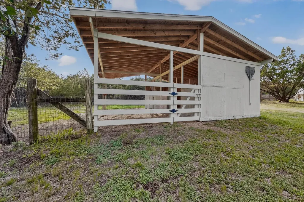 13424 Trails End Austin TX 78737
