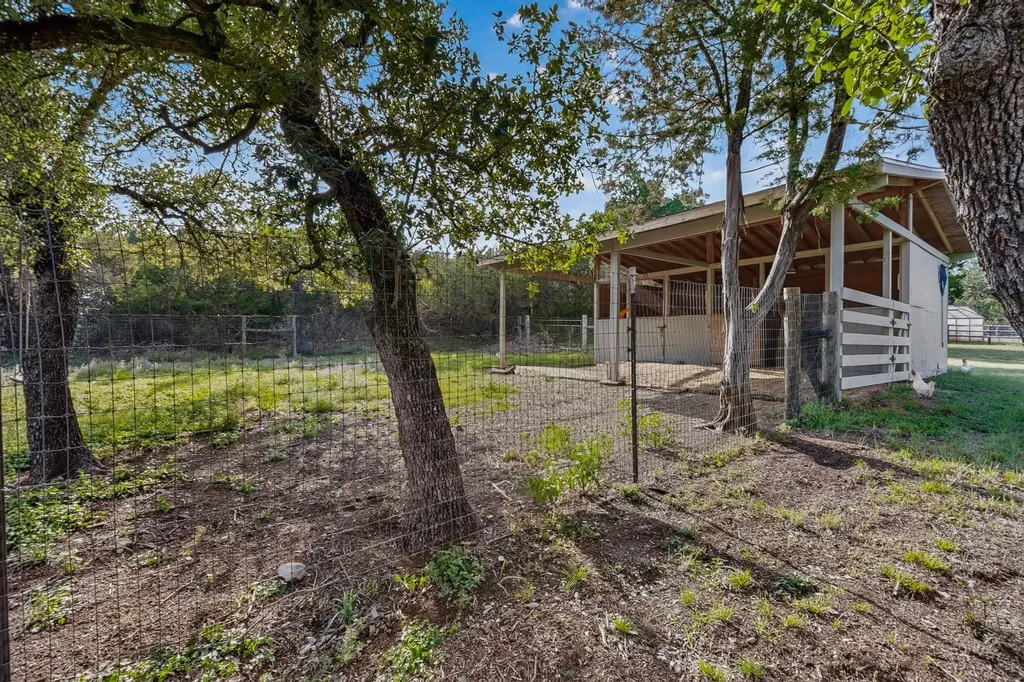 13424 Trails End Austin TX 78737