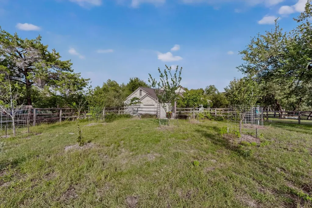 13424 Trails End Austin TX 78737