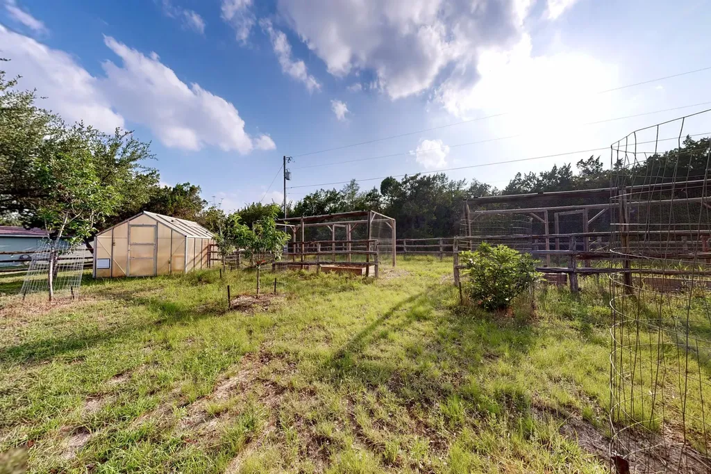 13424 Trails End Austin TX 78737