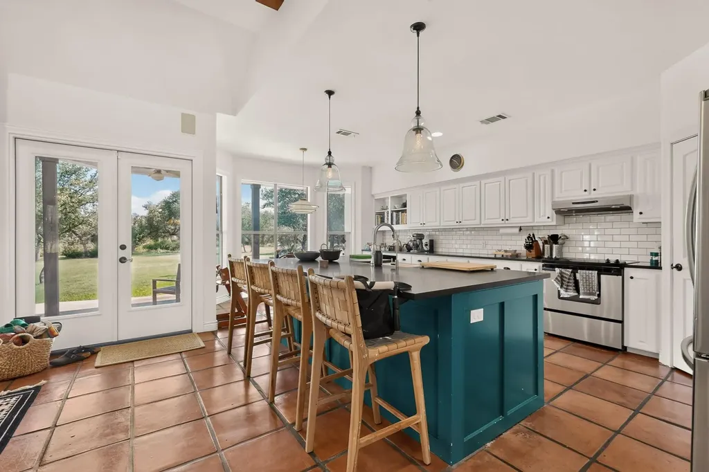 13424 Trails End Austin TX 78737
