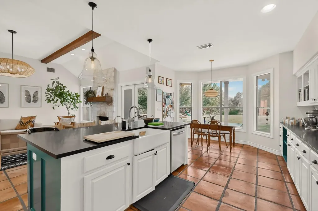 13424 Trails End Austin TX 78737