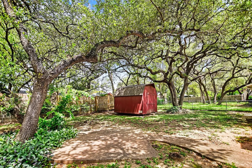 7306 Loganberry Drive Austin TX 78745