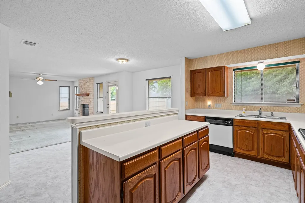 7100 Pine Bluffs Trail Austin TX 78729