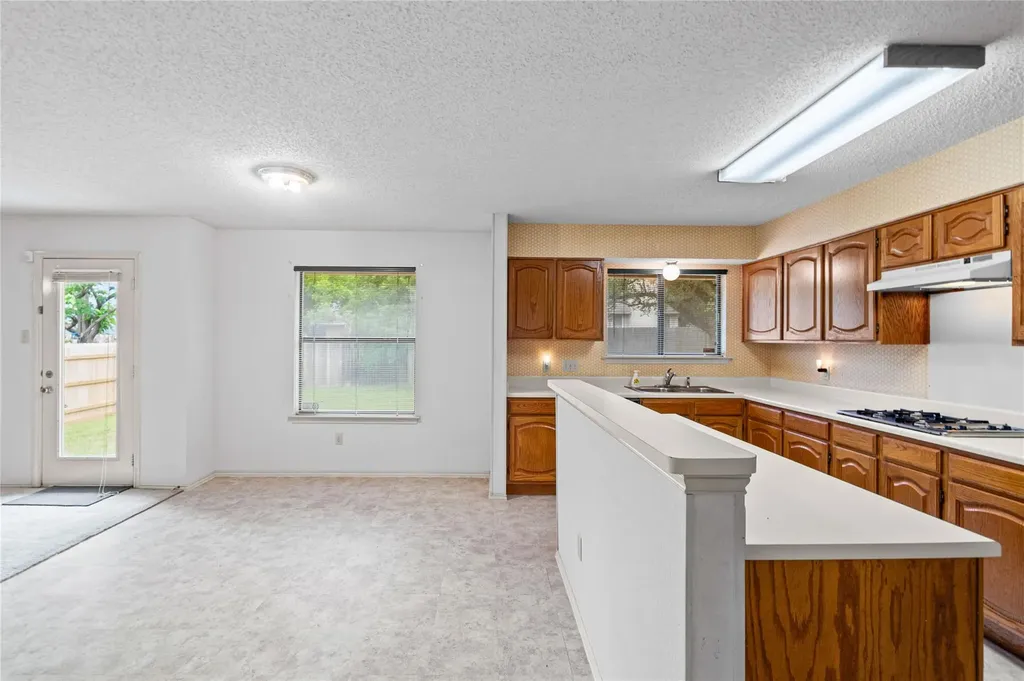 7100 Pine Bluffs Trail Austin TX 78729