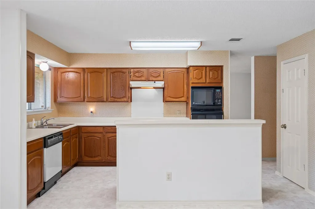 7100 Pine Bluffs Trail Austin TX 78729