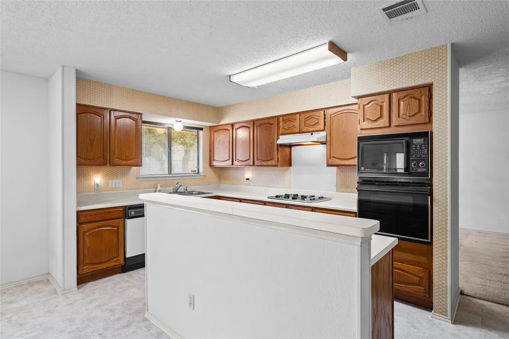 7100 Pine Bluffs Trail Austin TX 78729
