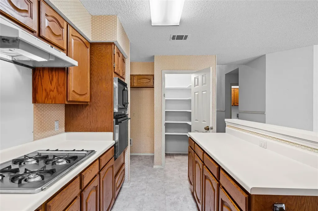 7100 Pine Bluffs Trail Austin TX 78729