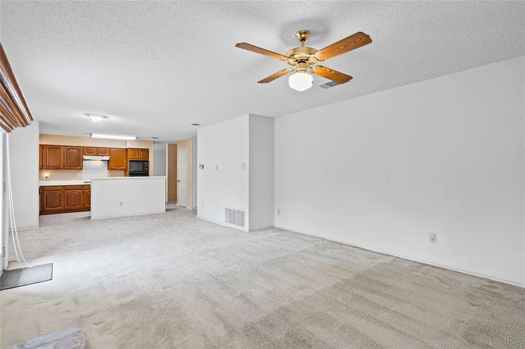 7100 Pine Bluffs Trail Austin TX 78729