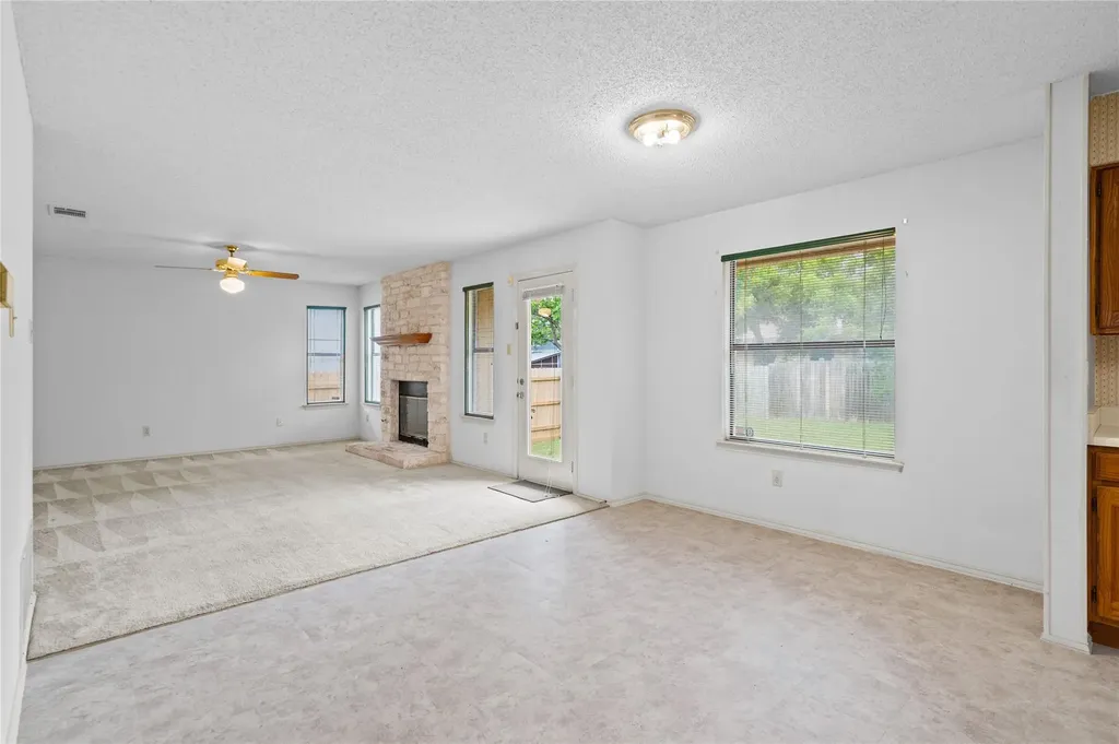 7100 Pine Bluffs Trail Austin TX 78729
