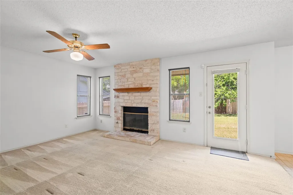 7100 Pine Bluffs Trail Austin TX 78729