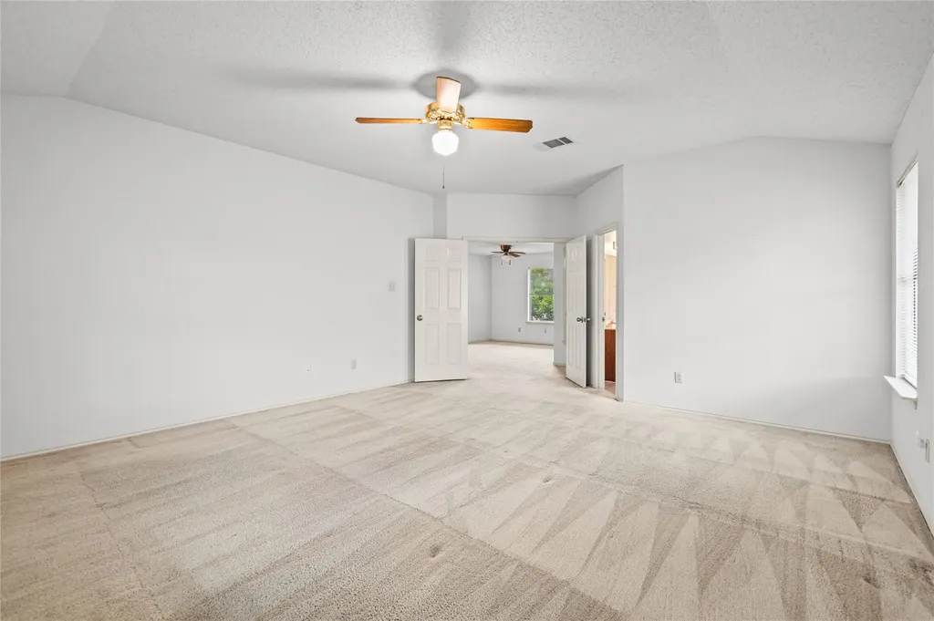 7100 Pine Bluffs Trail Austin TX 78729