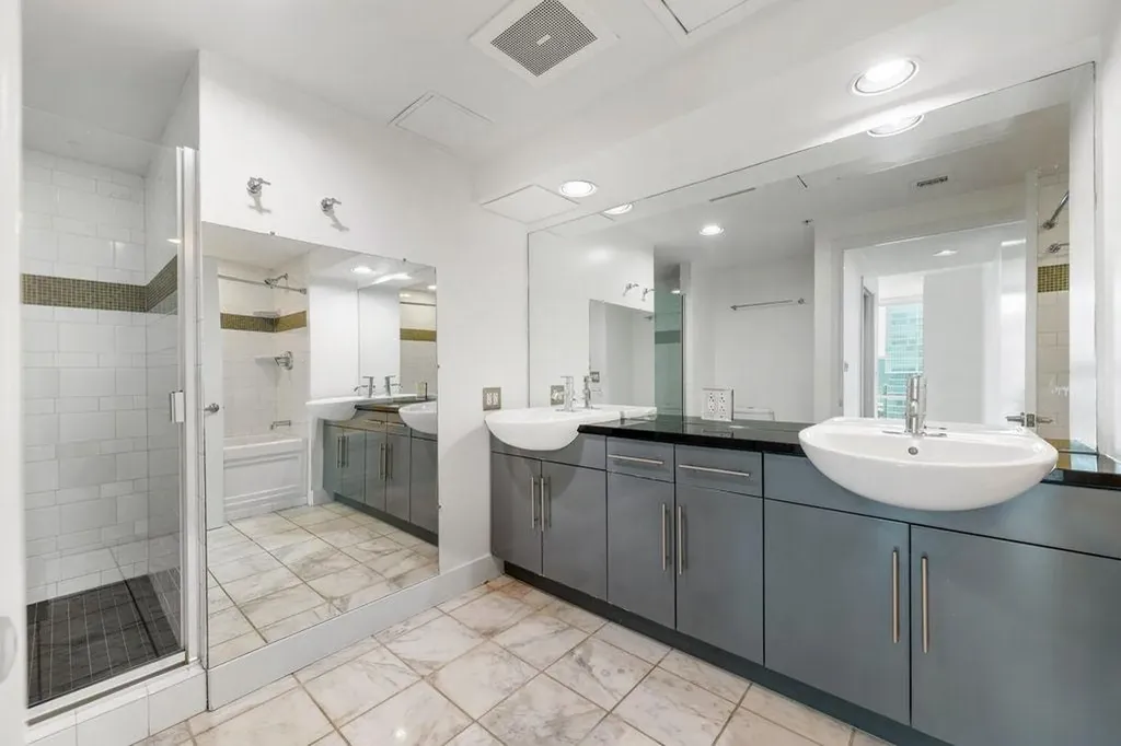 300 Bowie Street Austin TX 78703