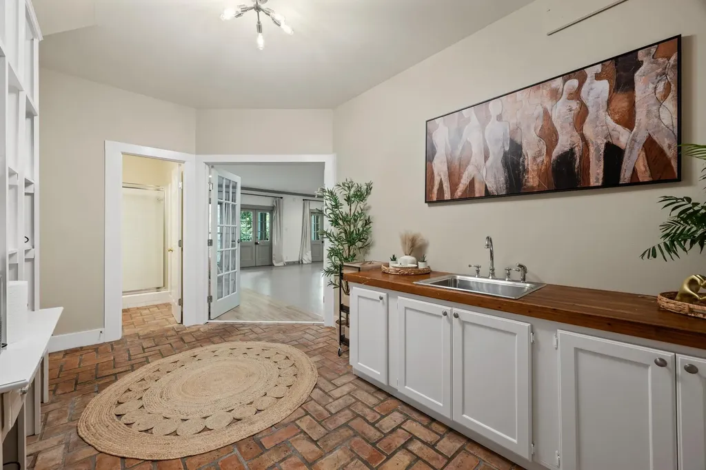 1201 Silver Hill Drive Austin TX 78746