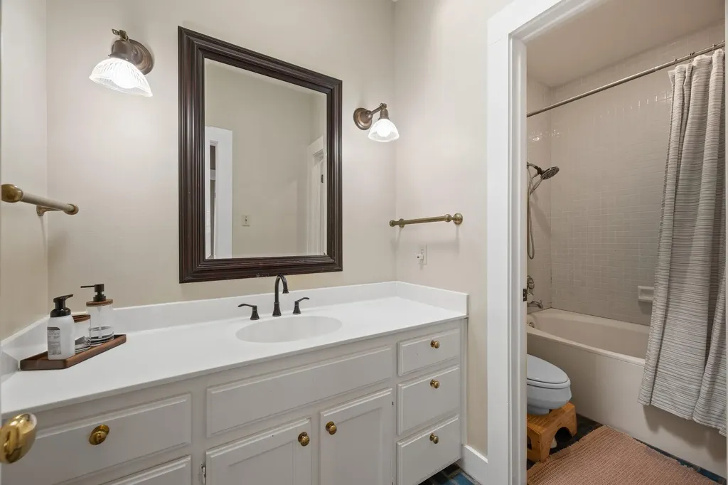 1201 Silver Hill Drive Austin TX 78746