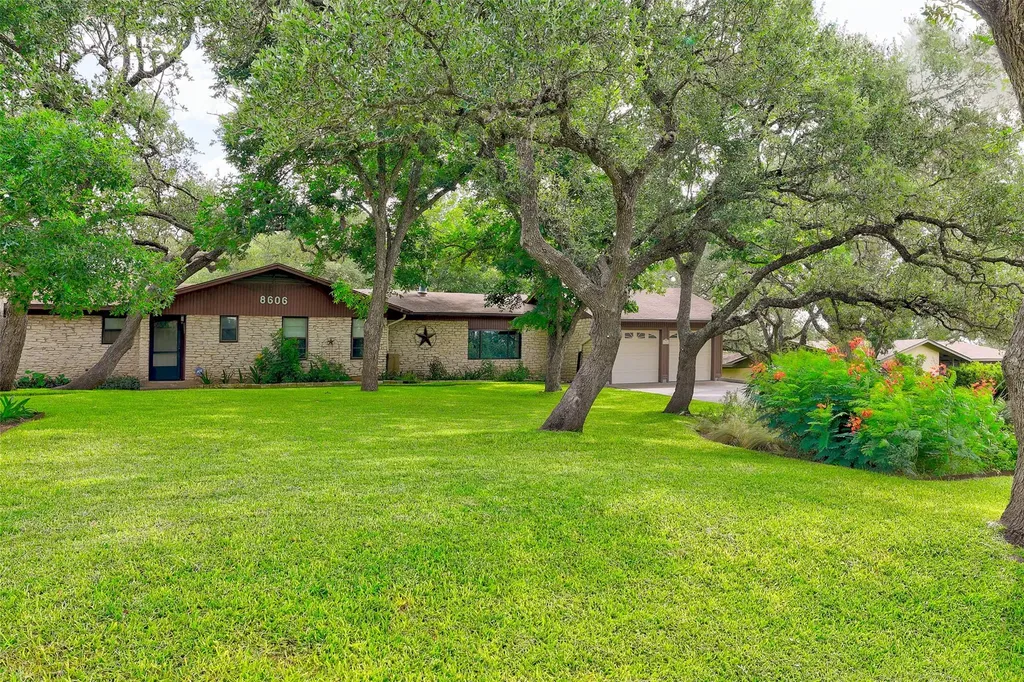 8606 Thunderbird Road Austin TX 78736