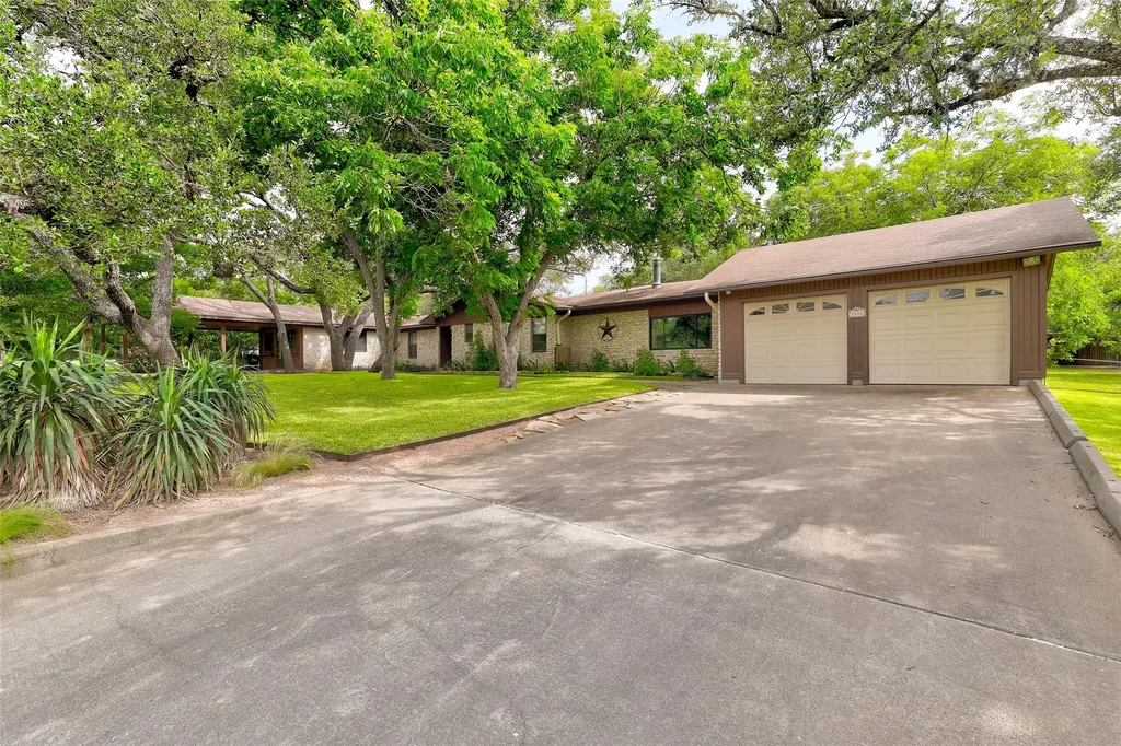 8606 Thunderbird Road Austin TX 78736