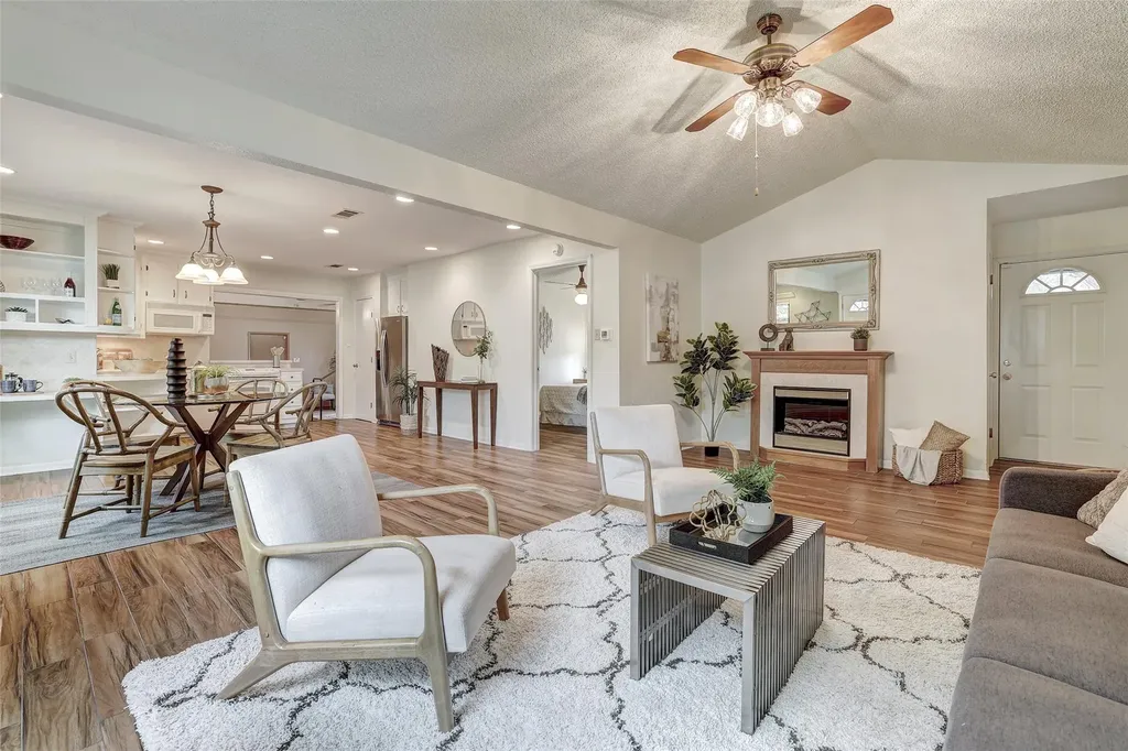 8606 Thunderbird Road Austin TX 78736