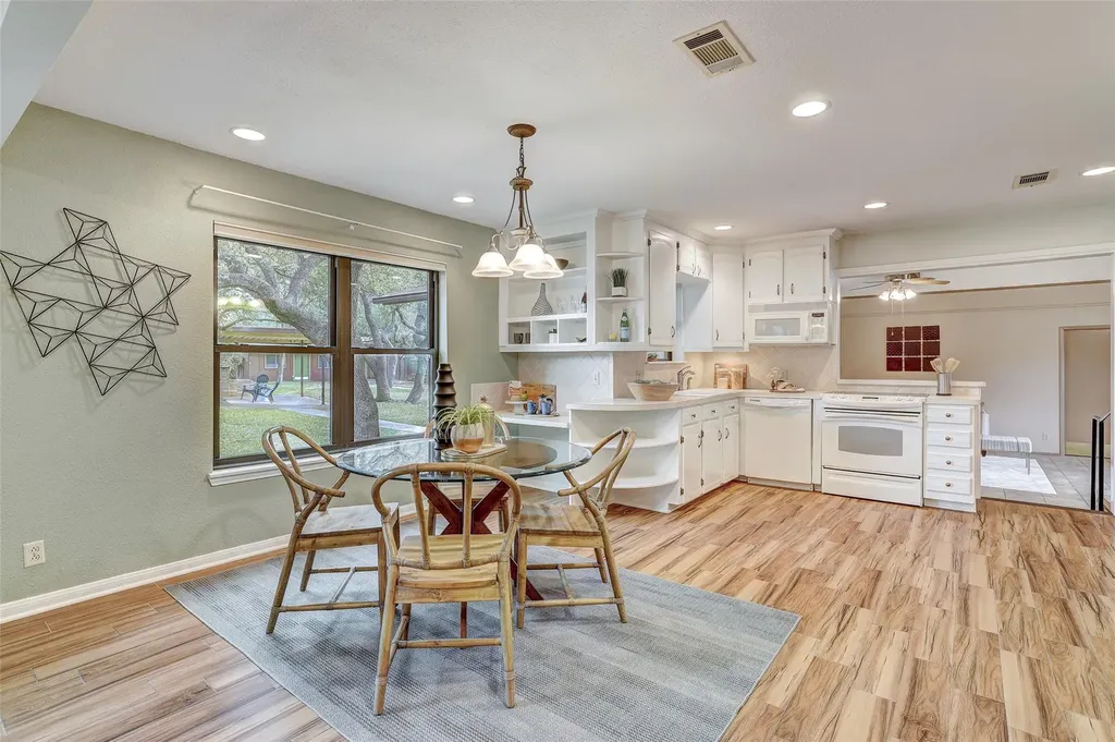 8606 Thunderbird Road Austin TX 78736