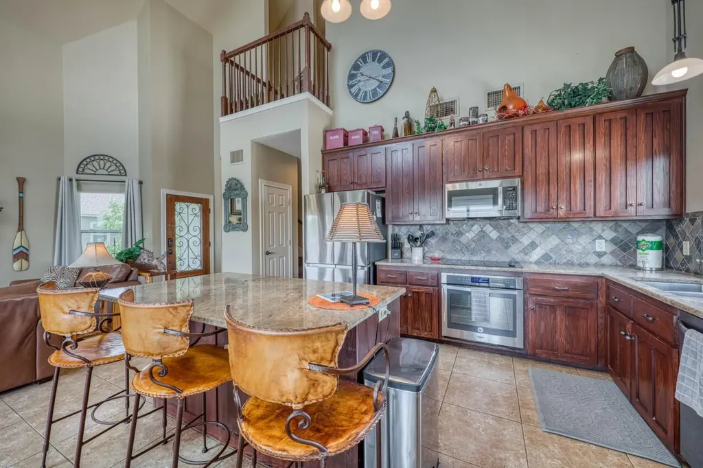 1605 Glencove Drive Kingsland TX 78639