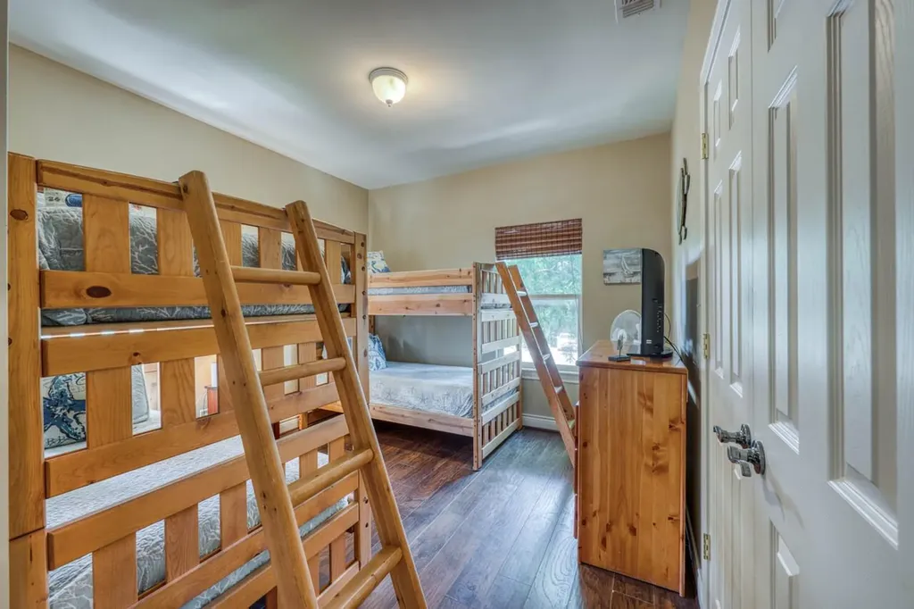 1605 Glencove Drive Kingsland TX 78639