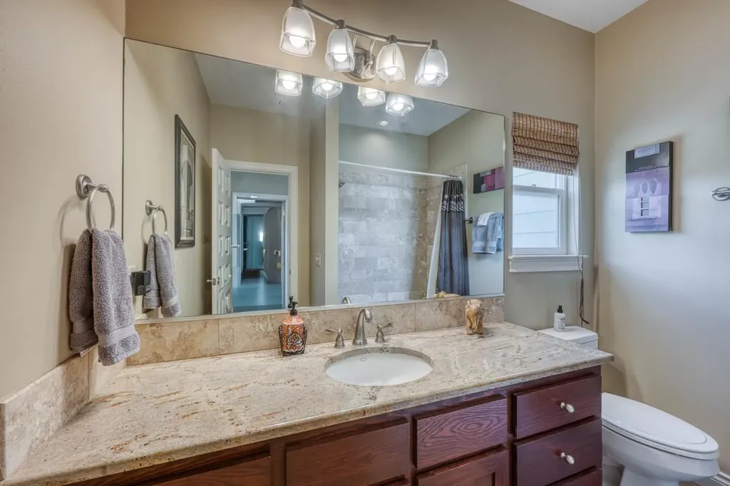 1605 Glencove Drive Kingsland TX 78639