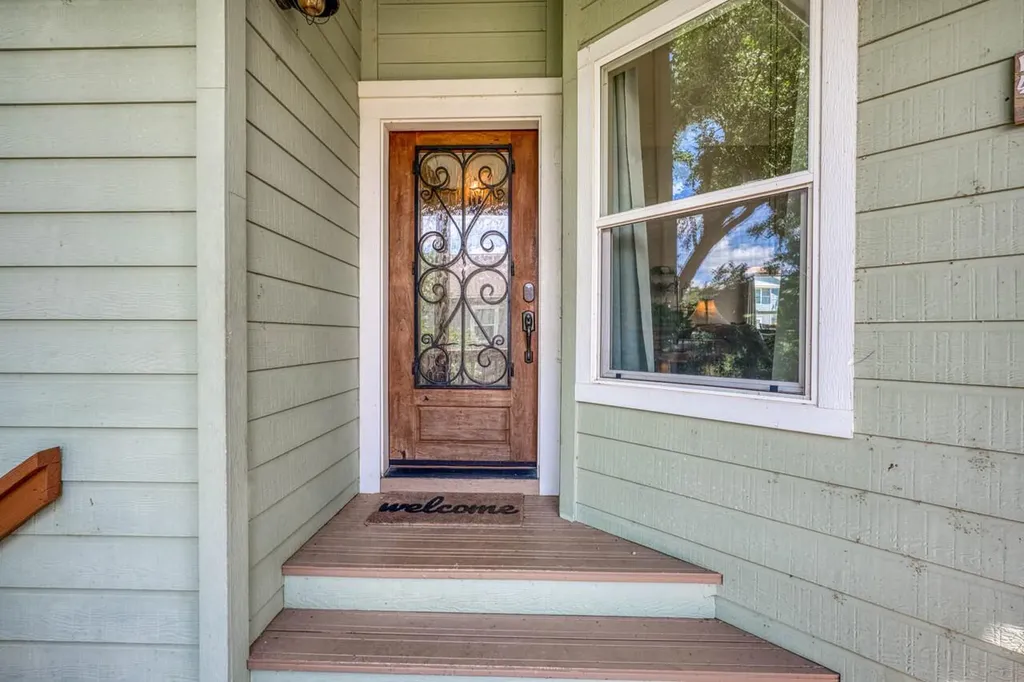 1605 Glencove Drive Kingsland TX 78639