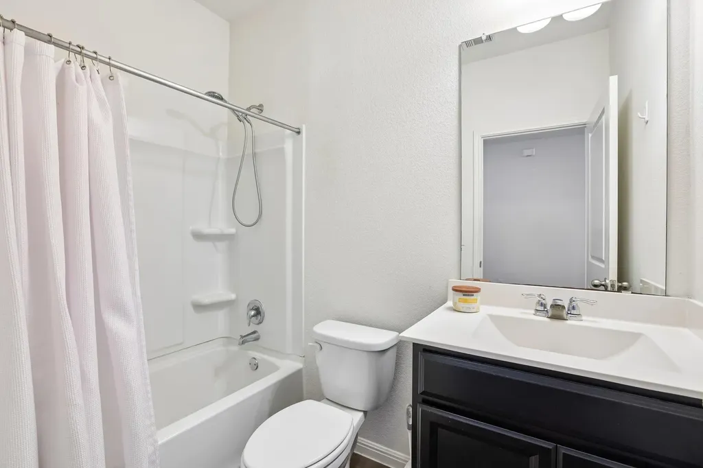 19105 Mike Mansfield Road Manor TX 78653