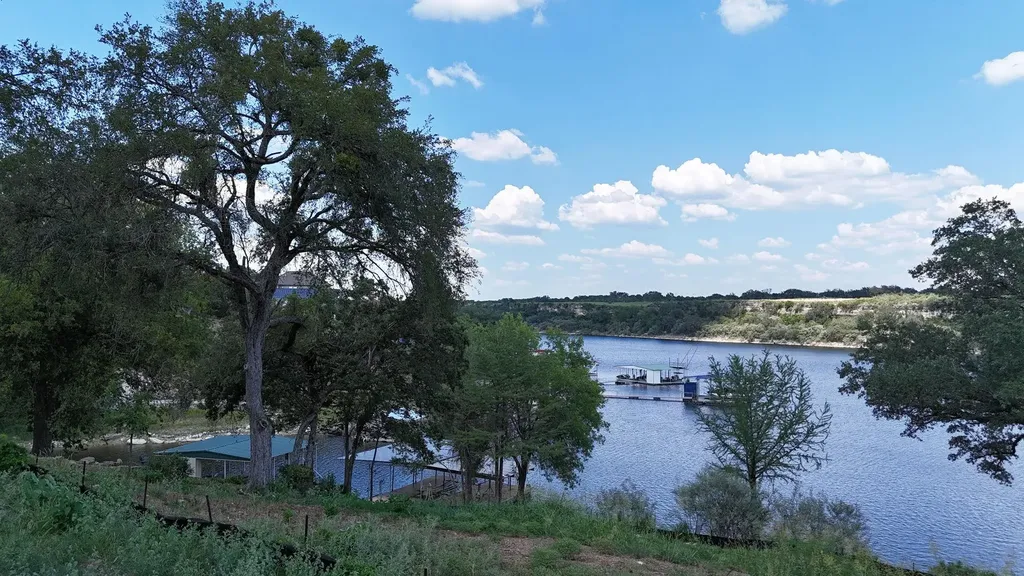 1013 Lake Shore Drive Spicewood TX 78669