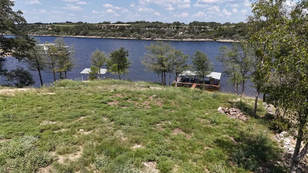 1013 Lake Shore Drive Spicewood TX 78669