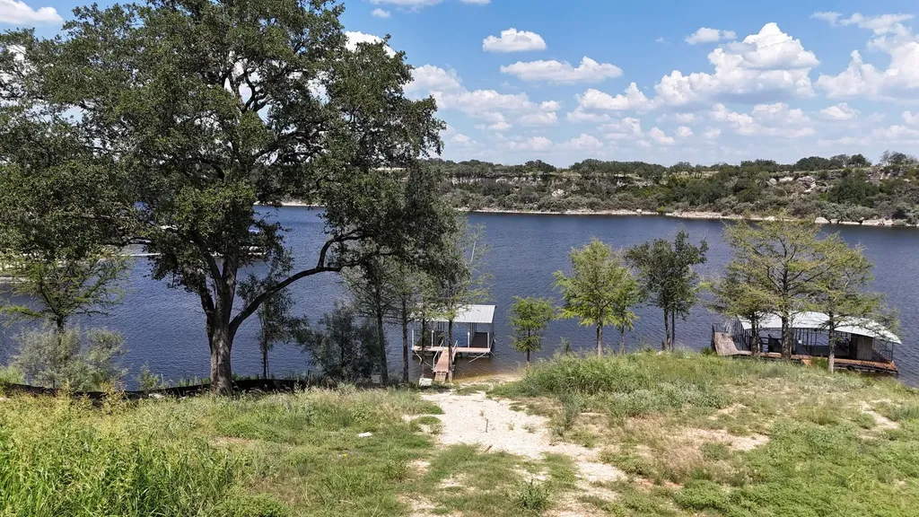 1013 Lake Shore Drive Spicewood TX 78669