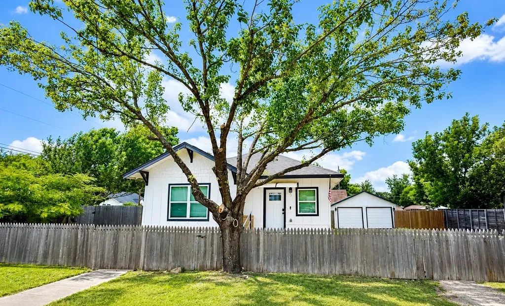 1401 W Seventh Taylor TX 76574