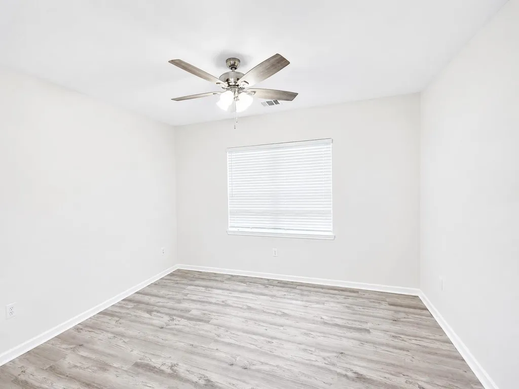 1401 W Seventh Taylor TX 76574