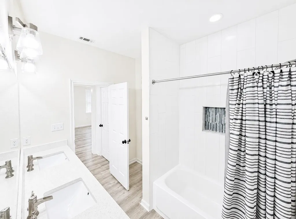 1401 W Seventh Taylor TX 76574