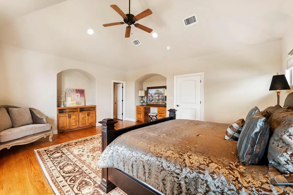 1231 Lake Shore Drive Spicewood TX 78669