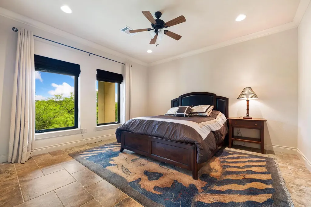 1231 Lake Shore Drive Spicewood TX 78669