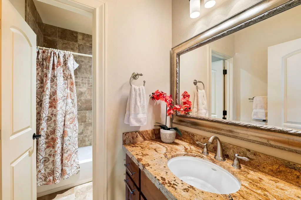 1231 Lake Shore Drive Spicewood TX 78669
