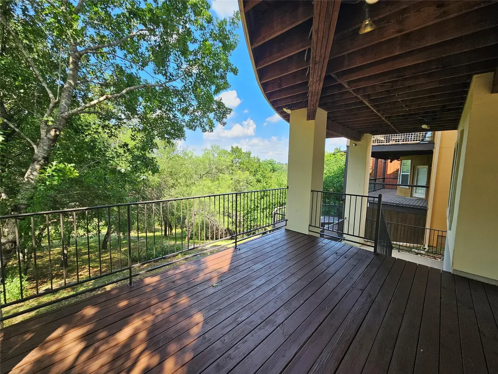 1231 Lake Shore Drive Spicewood TX 78669
